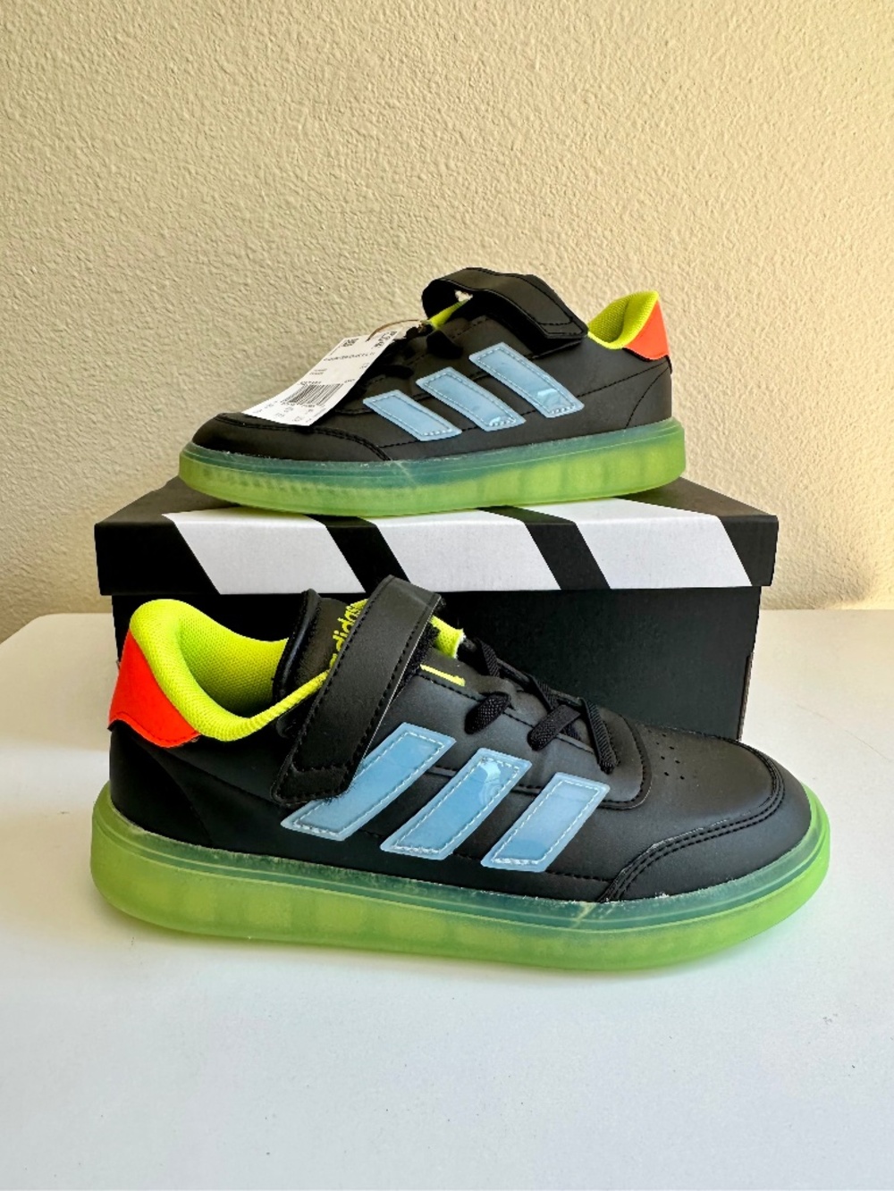 Boy's Adidas Court Block Size 3